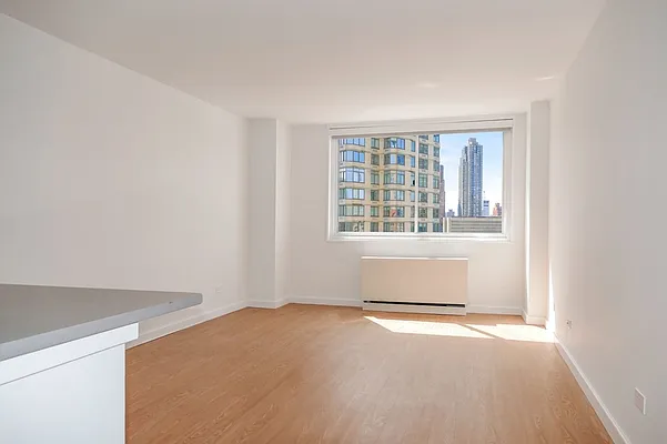 Rented by Greystar | media 5