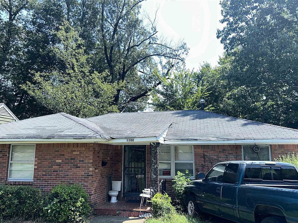 1st image of 1300 Catalina St