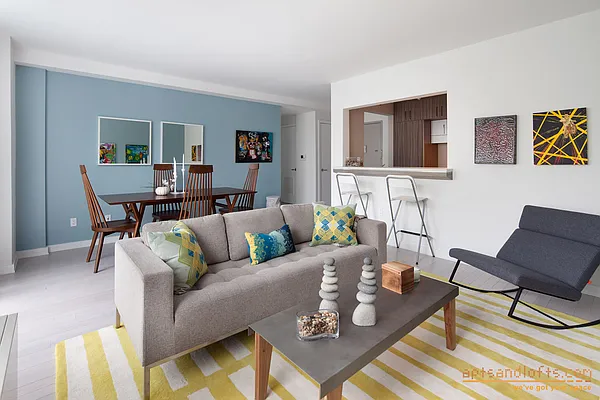 Rented by aptsandlofts.com | media 25