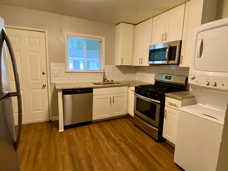 Oak Pointe Apartments — Photo 15