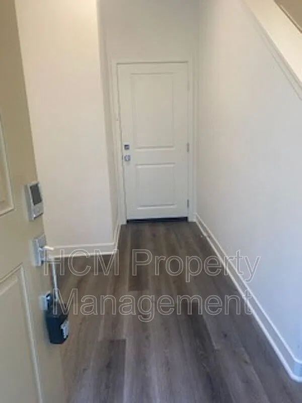 3 bed, 3.5 bath, 1670 sqft, $4,500 — Photo 4