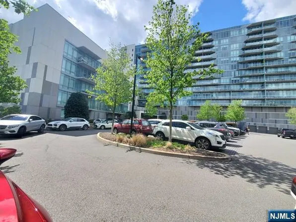 320 Adolphus Ave Unit 914, Cliffside Park, NJ 07010