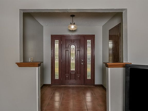 2nd image of 5808 SW 50th Ave