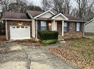 421 Donna Dr, Clarksville, TN 37042