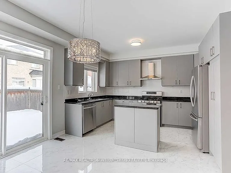 155 Durhamview Cres — Photo 11