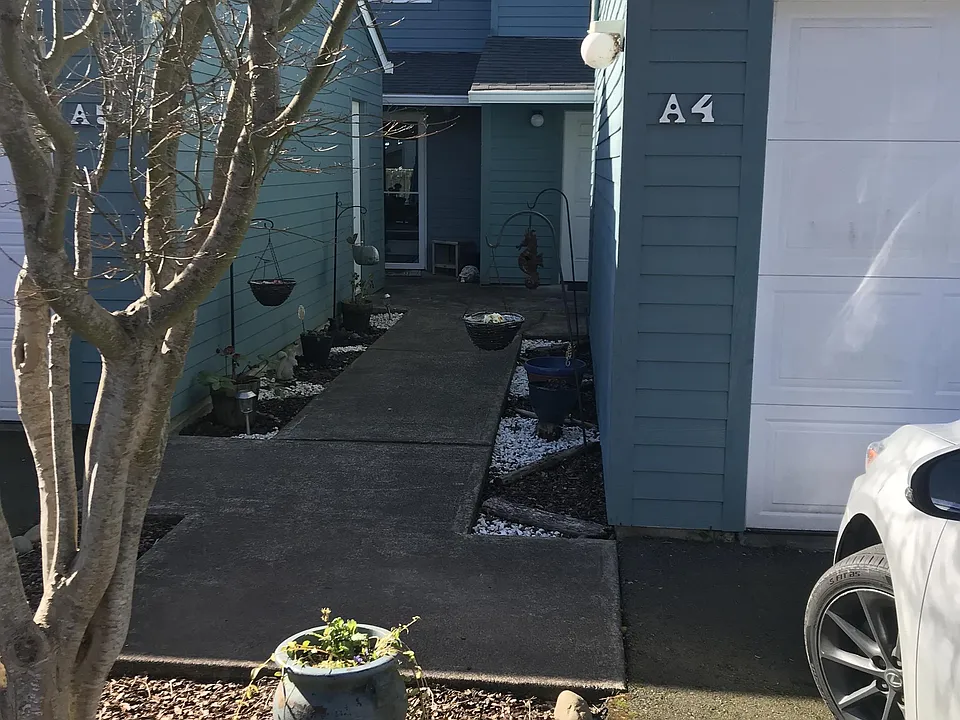 145 NW 33rd St #A4-A4UNIT