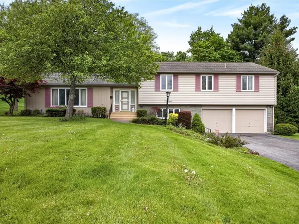 70 William St, Phelps, NY 14532