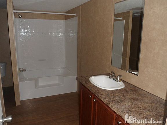 5th image of 204 Fiji Palm Ln
