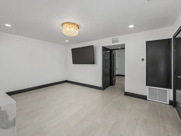 602 W Fir St W #201 — Photo 10
