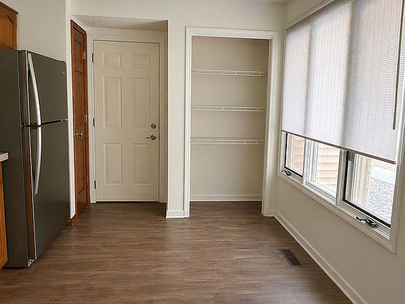 2nd image of 16490 Pretty View Dr