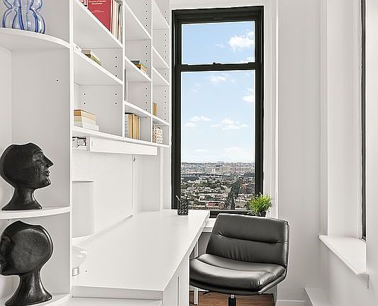 4th image of 75 Livingston St #27