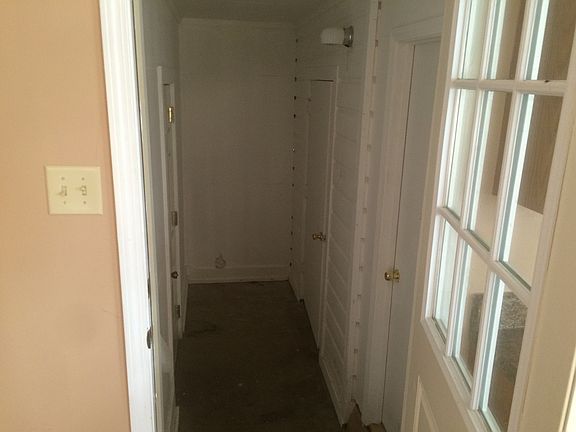 Laundry/storage area