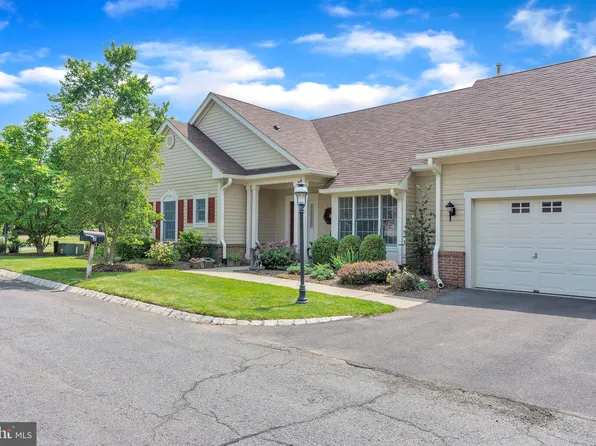 2 Larch Way, Princeton, NJ 08540