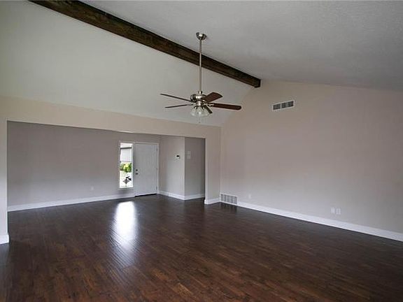 4th image of 1900 Drexel Dr