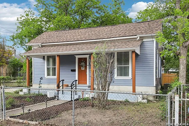 3 bed, 2.0 bath, 1216 sqft, $1,600 — Photo 2
