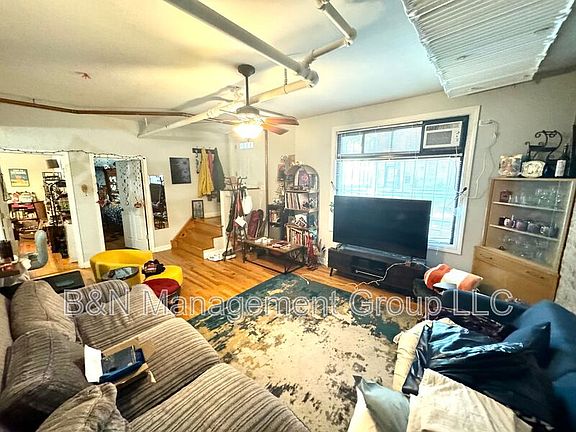 4th image of 918 W Oakdale Ave APT Bf