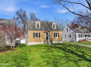 2049 Hoover Rd, Niskayuna, NY 12309