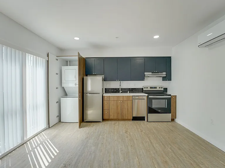 Duplet at Hillcrest | Modern Studio, 1 & 3 Bedroom Apartments — Photo 23