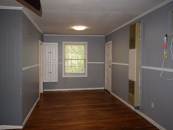 4th image of 1321 Virginia Ave