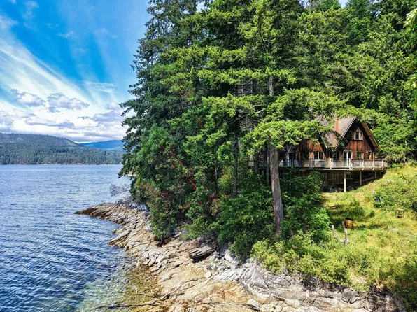 6787 Sechelt Inlet Rd, Sechelt, BC V7Z 0L2