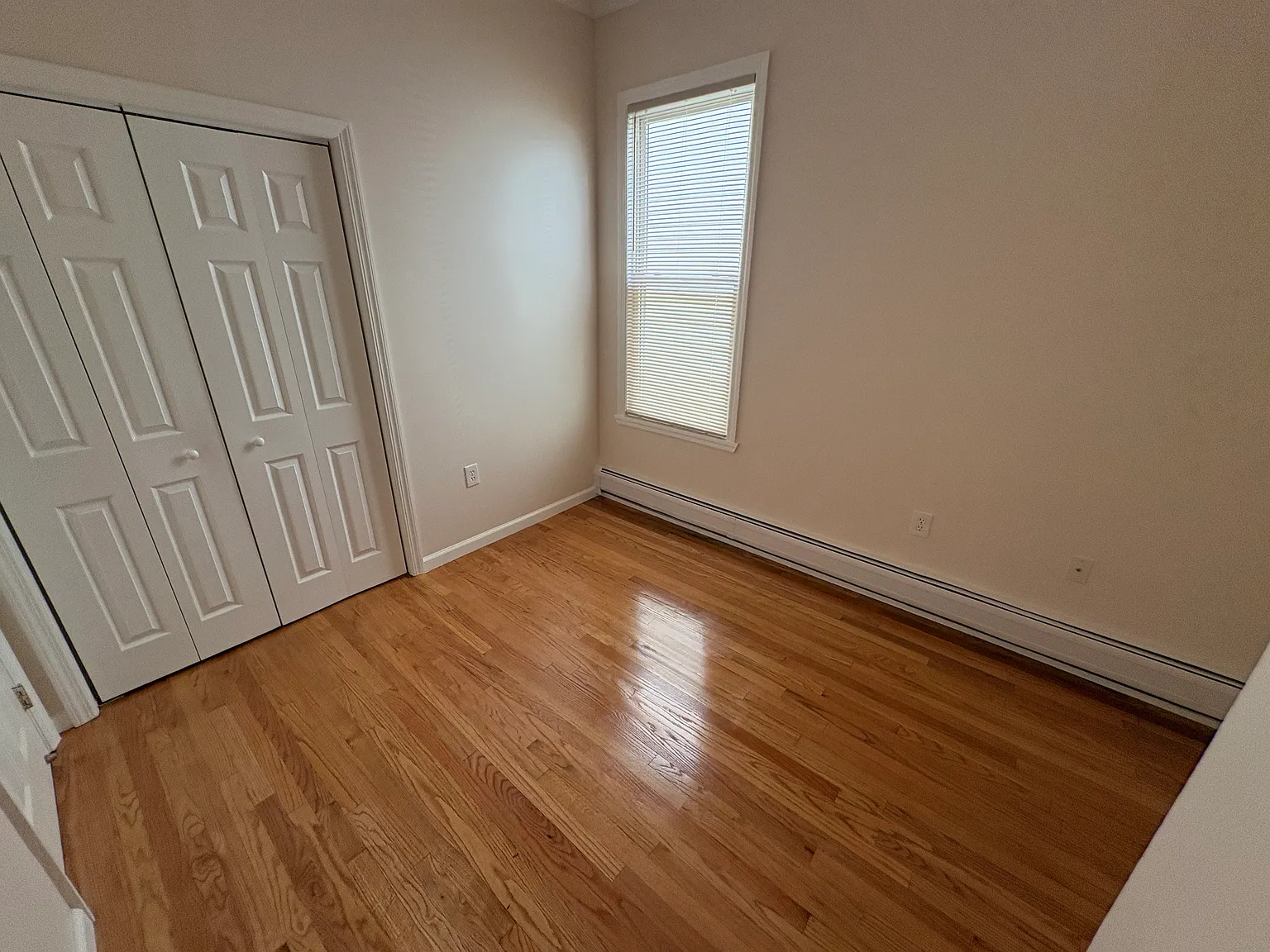 3 bed, 1300 sqft, $2,300 — Photo 3
