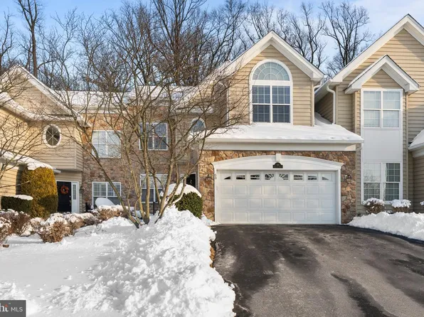 63 Sagewood Dr, Malvern, PA 19355