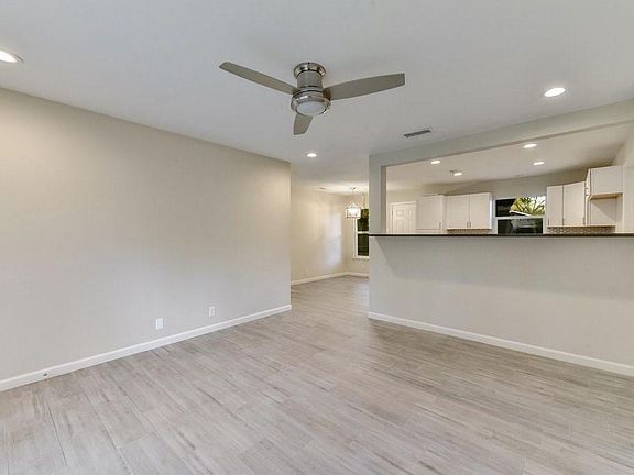 5th image of 5702 Blythewood Dr