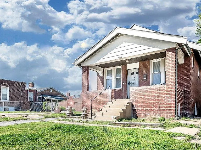 4273 Oleatha Ave — Photo 1