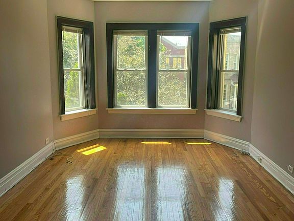 2nd image of 2937 N Fairfield Ave Unit 2