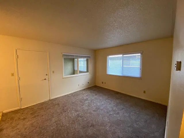 2 bed, 725 sqft, $1,200 — Photo 4