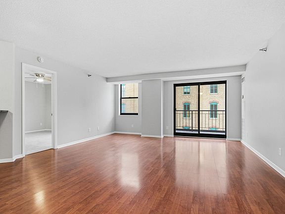 2nd image of 401 S 1st St Unit 401