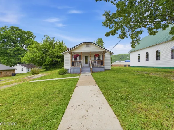118 Woody Ave, Harriman, TN 37748