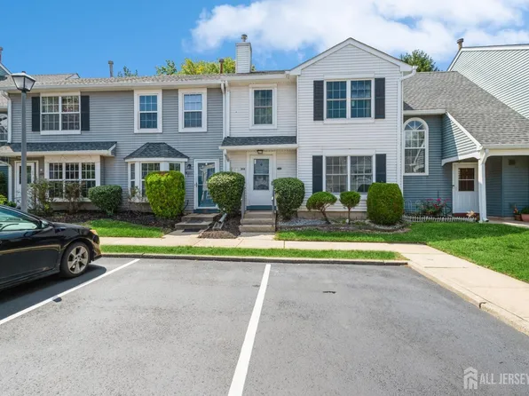 300 Jarvis Pl, Somerset, NJ 08873