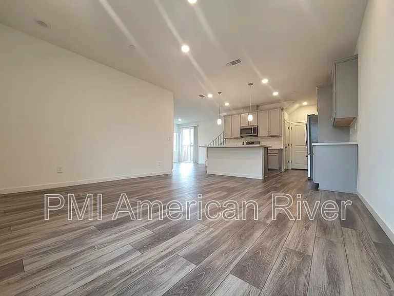 1648 Scarlet Ash Ave — Photo 4