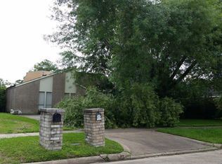 10731 Braes Forest Dr, Houston, TX 77071
