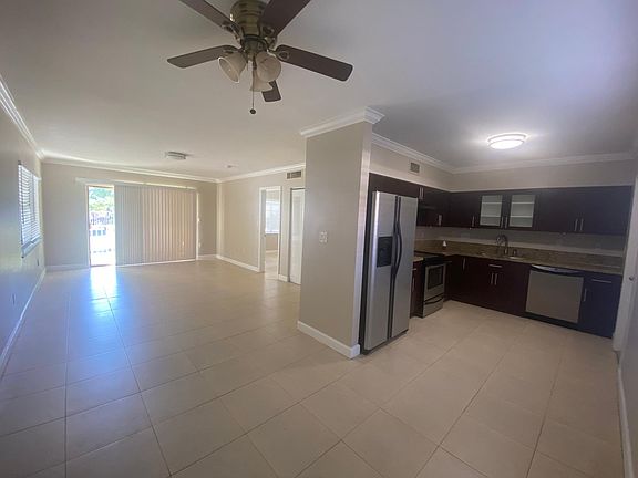 3rd image of 2536 Van Buren St #1