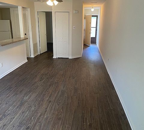 2nd image of 1825 Bridgetown Pike APT 305