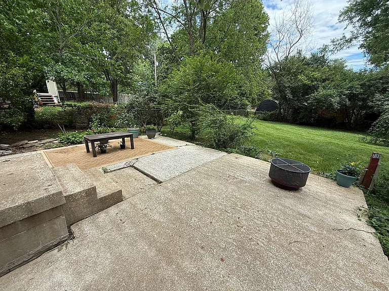 3316 Crown Crest Rd — Photo 4