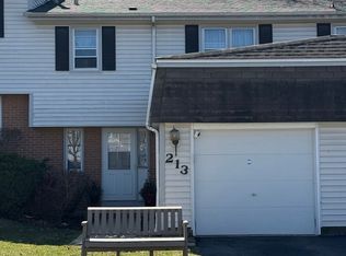 213 Monroe Rd, Bolingbrook, IL 60440