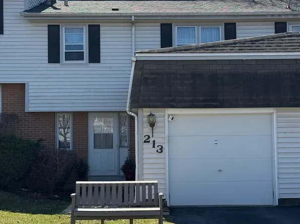 213 Monroe Rd, Bolingbrook, IL 60440