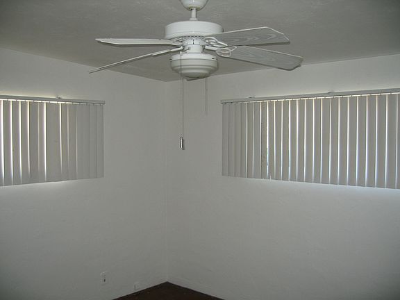 4th image of 1212 E Winter Dr