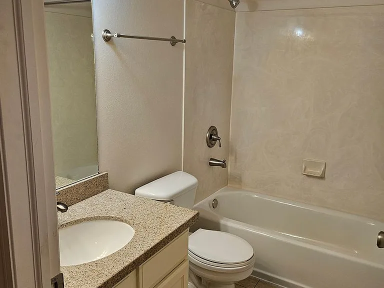 1477 S 430 W — Photo 10