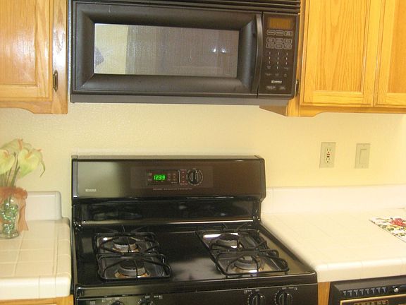 5th image of 275 N Chorro St APT C