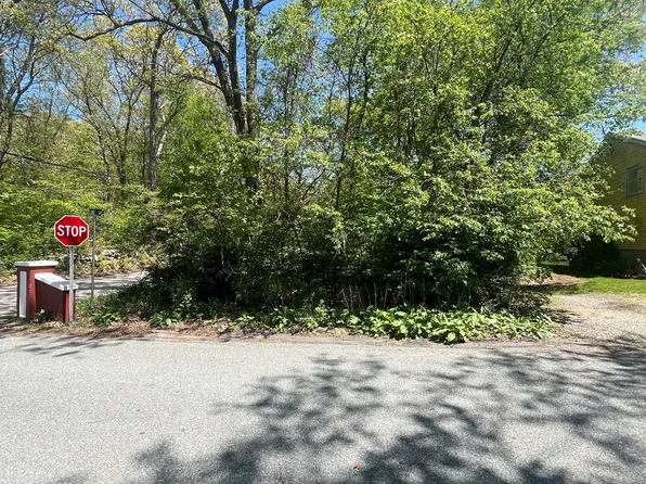 Lake Drive, Montville, CT 06353