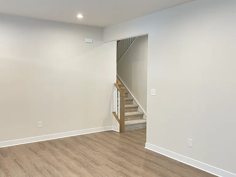 1840 Meredith Pl — Photo 4
