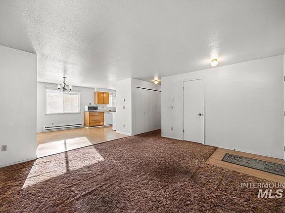 5th image of 72 N Boise St