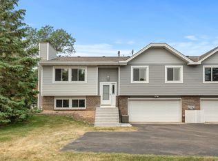 542 97th Ln NE, Blaine, MN 55434