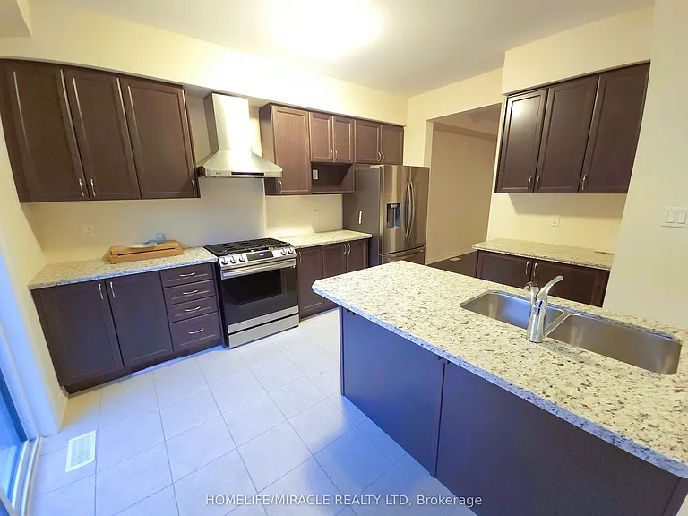 15 Copeman Ave — Photo 8