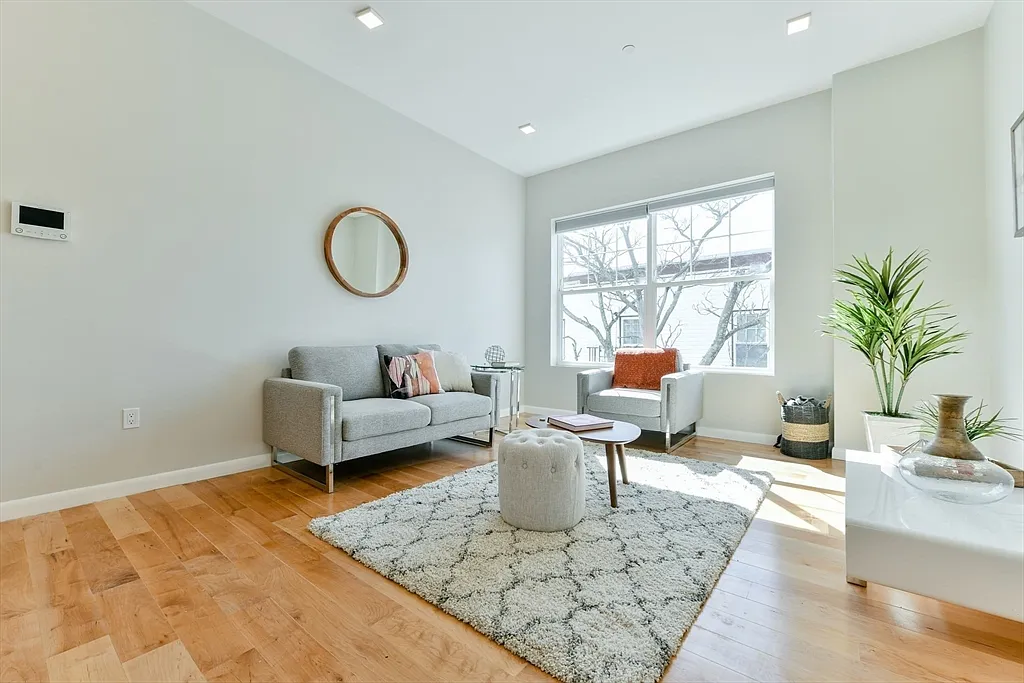 2 bed, 2.0 bath, 807 sqft, $2,800 — Photo 4