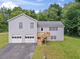 40 Skyview Meadows Ln, Granville, NY 12832